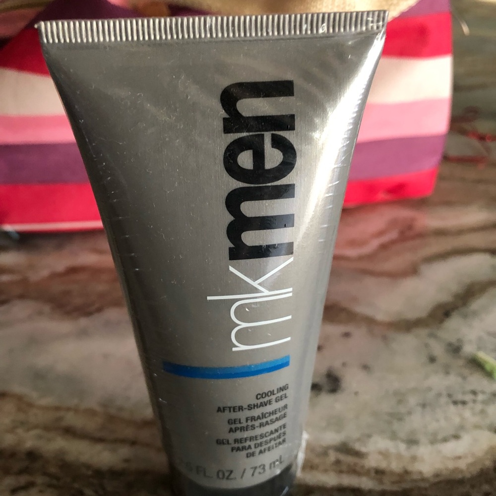 Mary Kay man cooling after shave gel